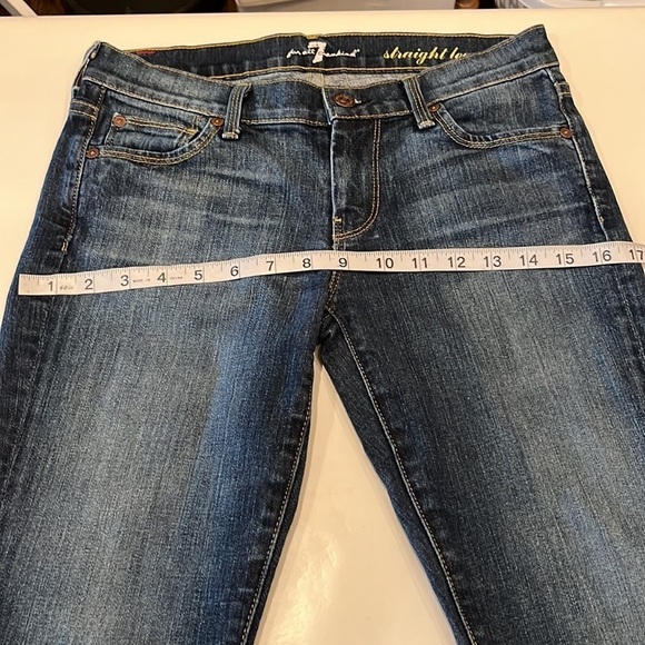 7 For All Mankind Straight Leg Mid Rise Size 26 - Picture 5 of 16